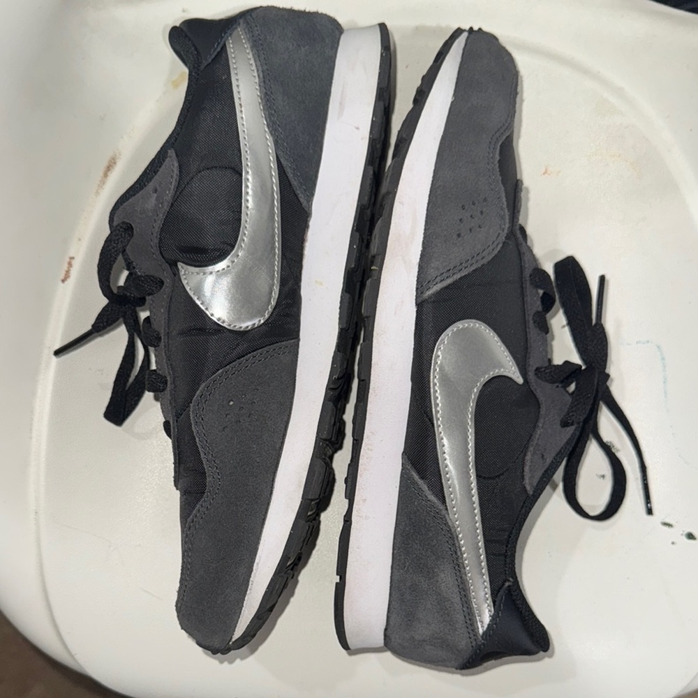 Nike Black and Green Sneakers